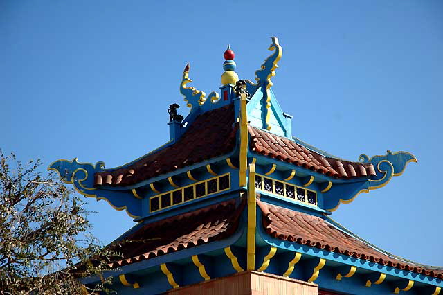 Los Angeles' Chinatown - rooftop