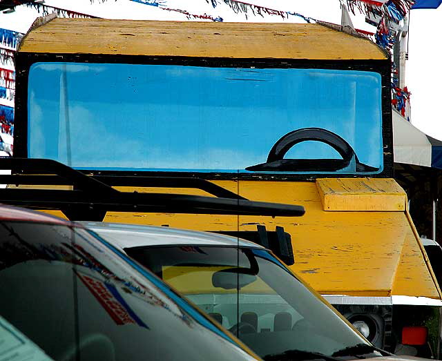 Giant wooden Hummer at Finance Auto Sales, 11604 Prairie Avenue, Hawthorne - the "Bummer"