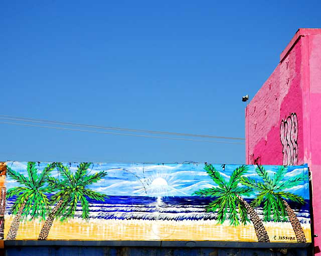 Beach faade, Melrose Avenue