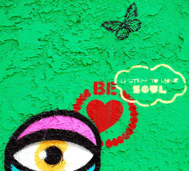 Green wall with eyeball and heart - Cahuenga Boulevard, Hollywood
