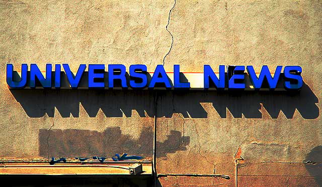 Universal News - Las Palmas at Hollywood Boulevard
