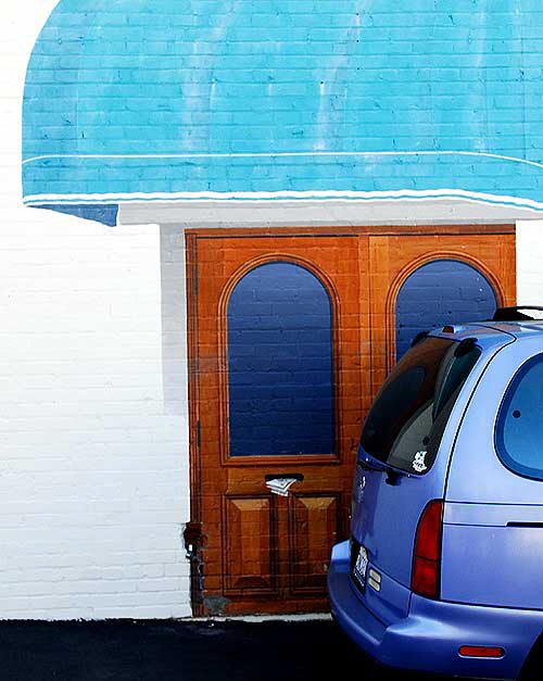 Trompe l'oeil wall, Main Street, Ocean Park - door painted on brick