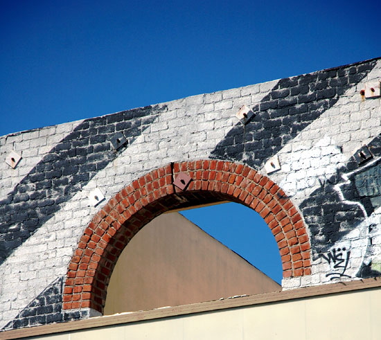 Wall on La Brea, at First, on the south edge of Hollywood