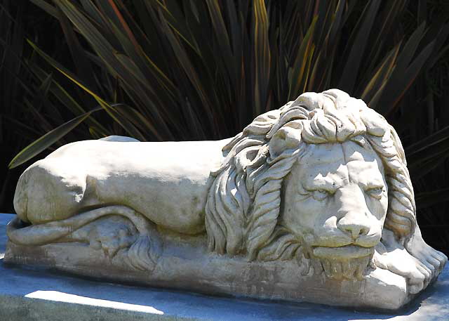 Stone Lion, Saint Mark Elementary School, Venice, California