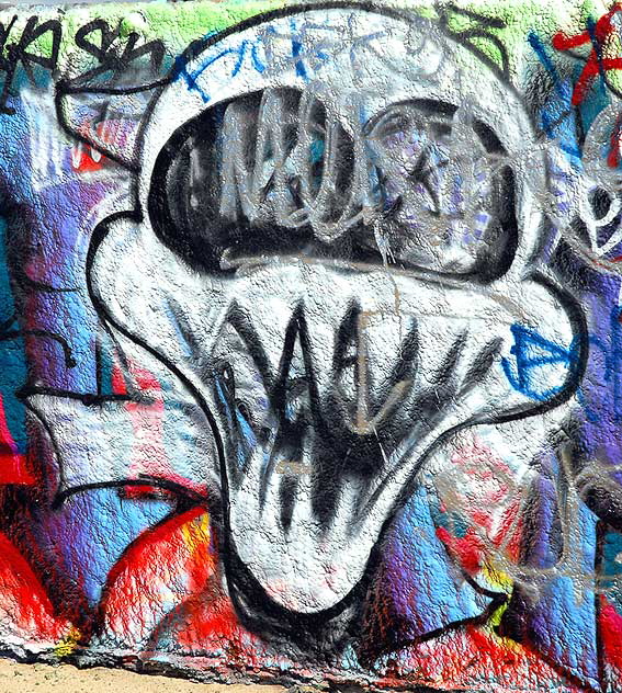 Graffiti wall at Venice Beach - skull
