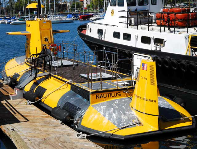 Yellow Submarine - Long Beach Marina: Alamitos Bay