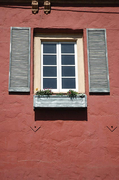 Blank window with a view to the empty Pacific -