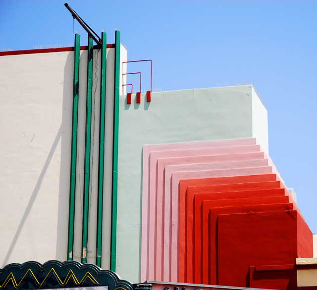 Regent Showcase Theater, 614 North La Brea - opened in 1938 as the Gordon Theater, restored in 1985