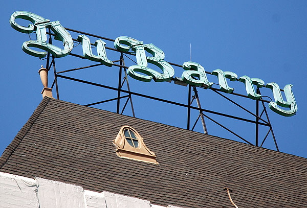 Du Barry Apartments, Wilshire District, Los Angeles 