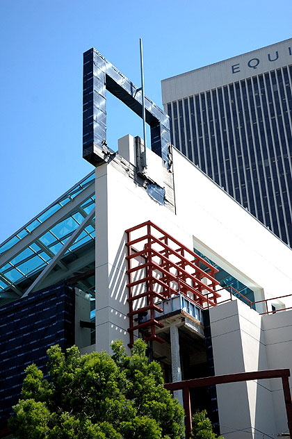 New construction, Equitable Center, Sixth and Kenmore, Los Angeles