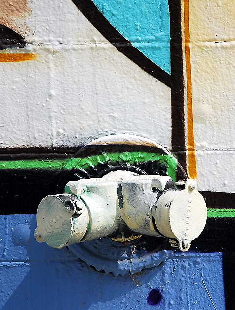 Mural on the northwest corner of Gower and Warning, across the street from the massive Paramount Studios