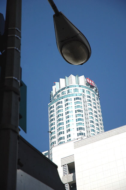 US Bank Tower (design architect: Pei Cobb Freed & Partners, Ellerbe Becket, Inc.)