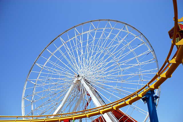 New "Pacific Wheel" under construction on the Santa Monica Pier, Wednesday, May 21, 2008