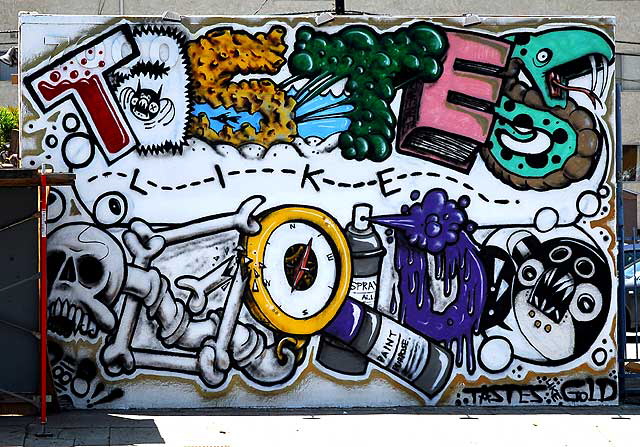 Graffiti wall by "Tastes Like Gold" - Melrose Avenue