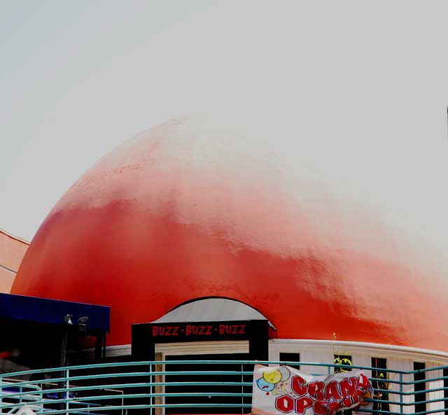 Brown Derby Plaza, Wilshire Boulevard at Alexandria