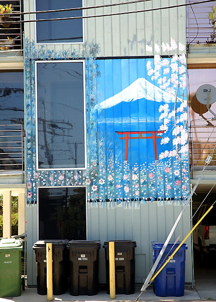 Ah, in an alley - Mount Fuji and plastic garbage cans -