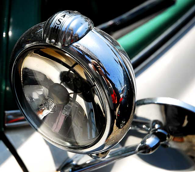 1951 Nash sedan - spotlight 