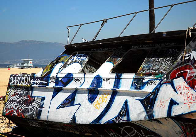 Graffiti boat, Venice Beach