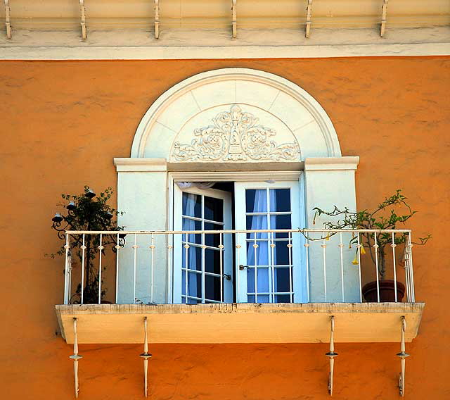 Alto Nido Apartments, 1851 North Ivar , Hollywood