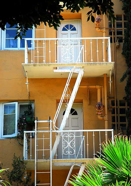 Alto Nido Apartments, 1851 North Ivar , Hollywood