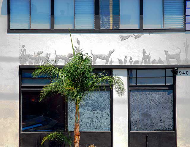 The Dog Building - 940 Highland Avenue, Hollywood