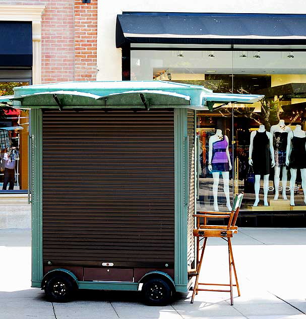 Vendor stall on the Third Street Promenade, Santa Monica