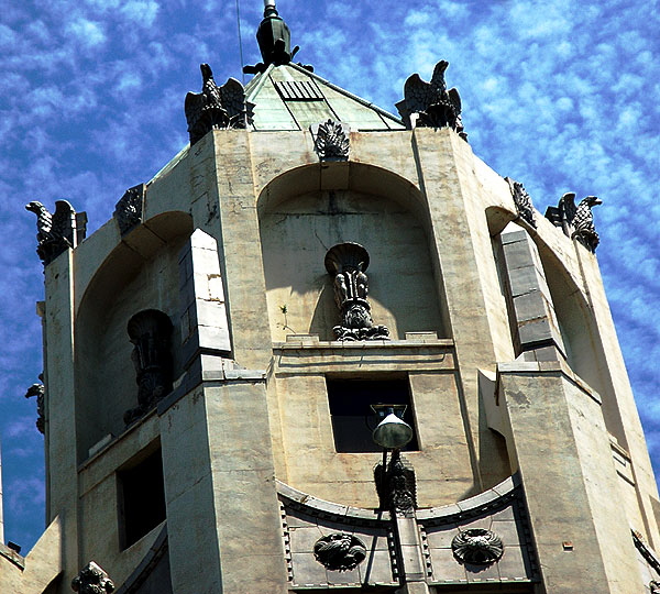 Hollywood First National Bank (6777 Hollywood Boulevard, at Highland)