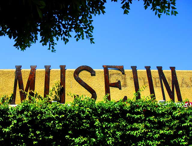 Museum of Death, Hollywood Boulevard