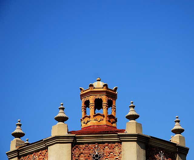 The Parkhurst Building, 185 Pier Avenue, Santa Monica, California