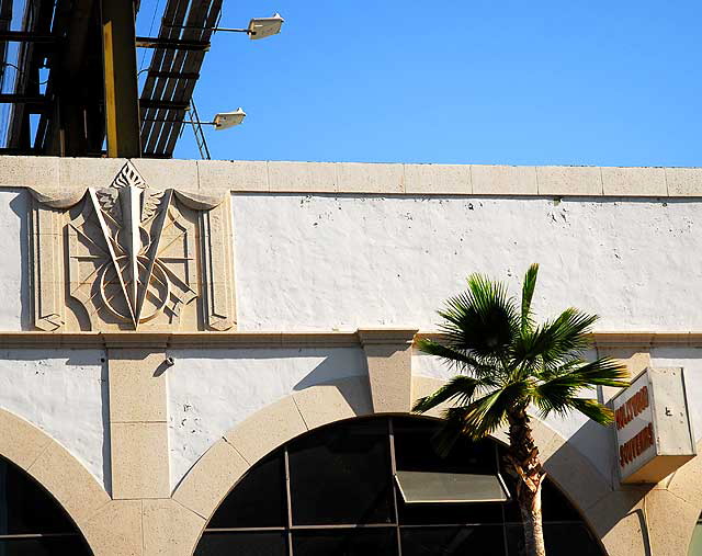 Former car dealership on Hollywood Boulevard - V-8 Sign