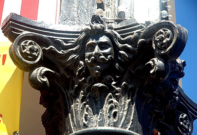 Face on column, Venice Beach 