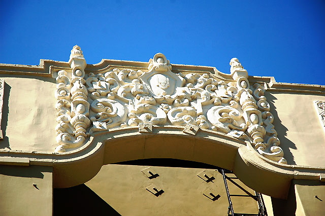 Wall in the area east of Hollywood, Thai Town, at the intersection of Hollywood Boulevard and Normandie 