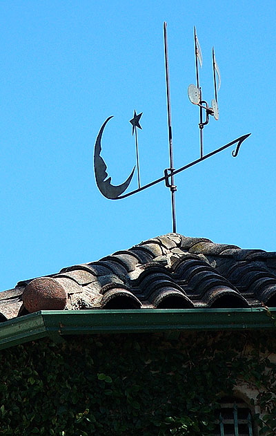 "Moon and Star" weathervane, Genesee at Melrose
