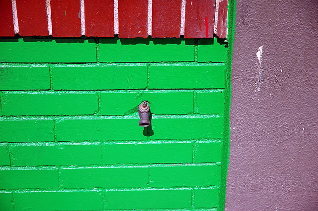Green brick wall - Melrose Avenue