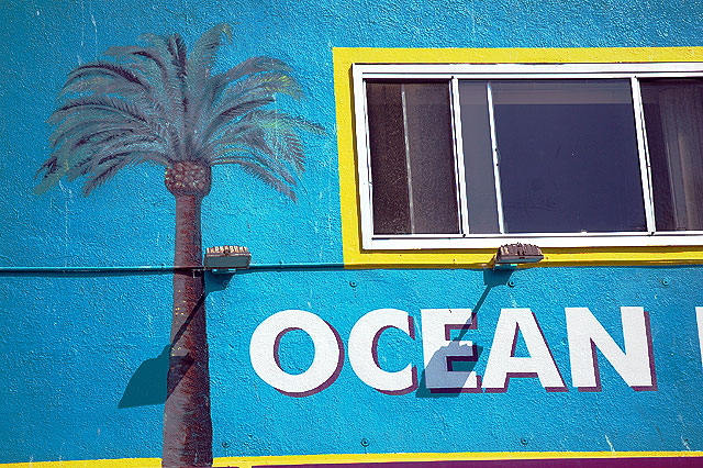 Color study - the area where Rose Avenue meets Oceanfront Walk in Venice Beach, California 