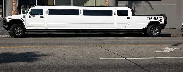 Hummer stretch limo - Hollywood Boulevard
