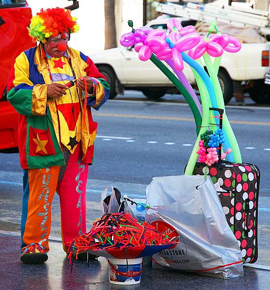 Clown with balloons, Hollywood Boulevard