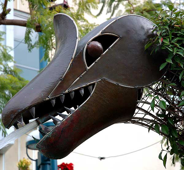 Topiary dinosaur, Third Street Promenade, Santa Monica