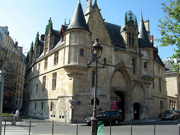 Hotel de Sens, home of the Bishop de Sens, built in the late 15th century