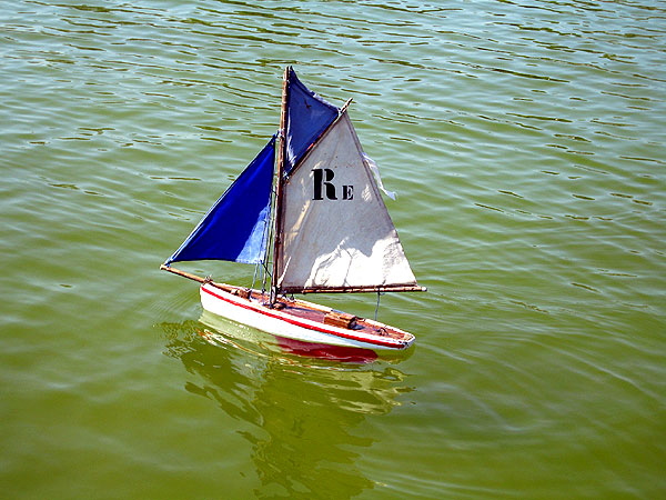Luxembourg Garden (Jardin du Luxembourg) - the pond -  toy sailboat