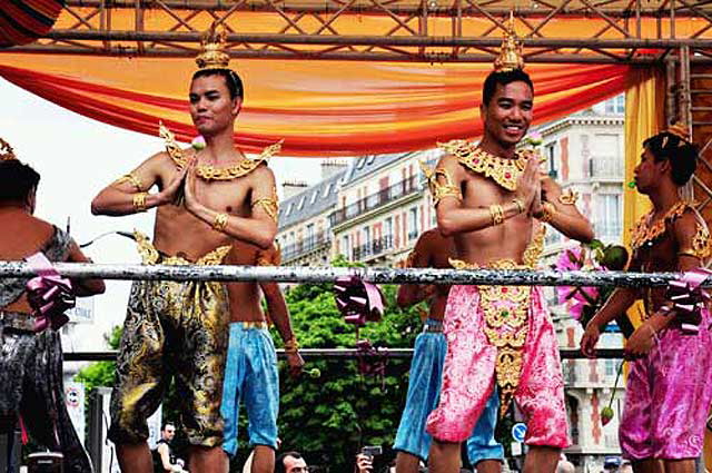 Paris Gay Pride Parade 2008 - Thai Costumes