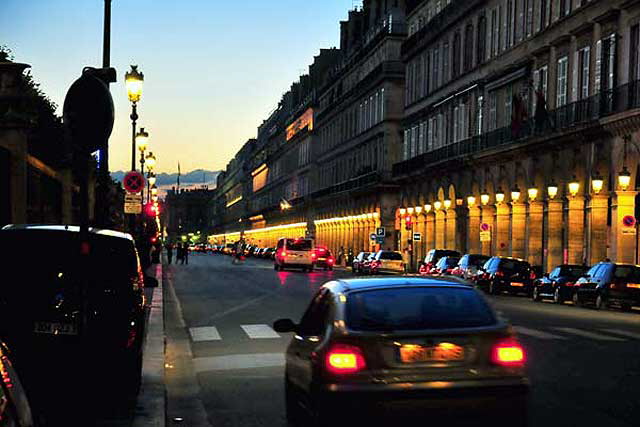Rue de Rivoli, Paris - dusk, August 2, 2008