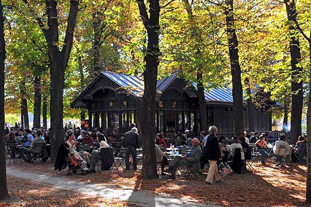 Paris, Saturday, September 27, 2008: "The more prosperous ones were spread around the nearby chalet caf, sipping tea or quaffing Champagne."