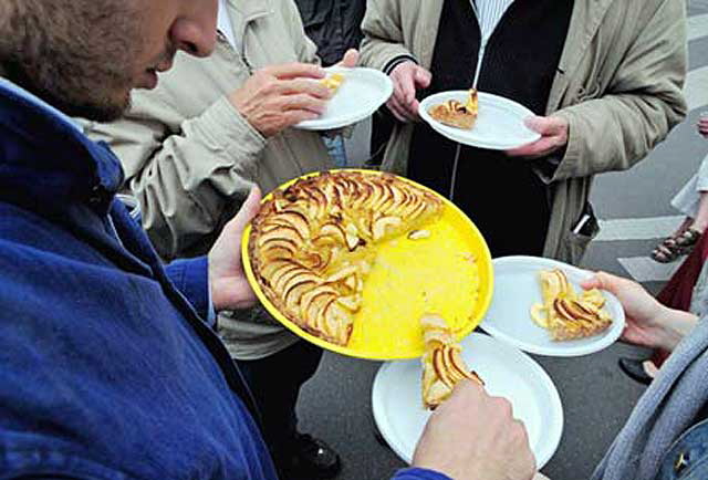 A fellow with an apple tarte was sharing it out and I decided to have some when he told me he made it himself.