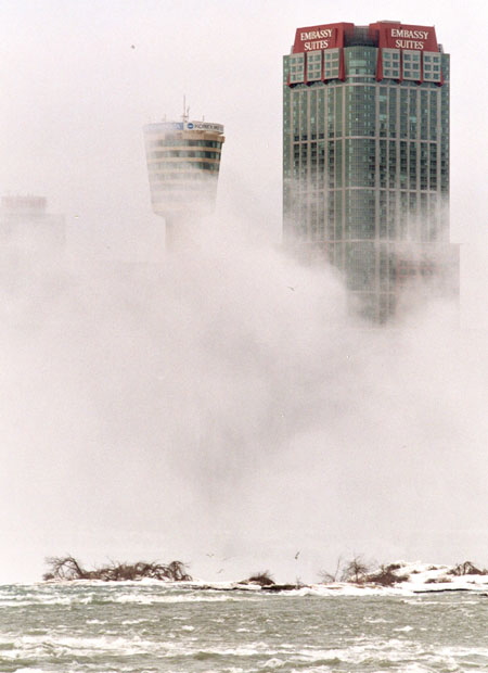 Mist above Horseshoe Falls