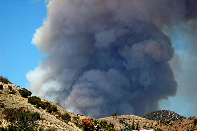 Hollywood Hills Fire - Friday, March 30, 2007 