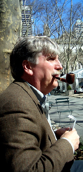 The editor - Manhattan, April 2005, Bryant Park 