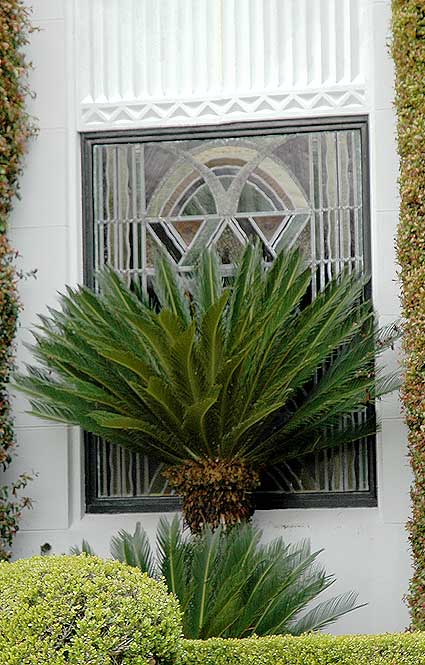 Smith House, Los Angeles, Zigzag Moderne