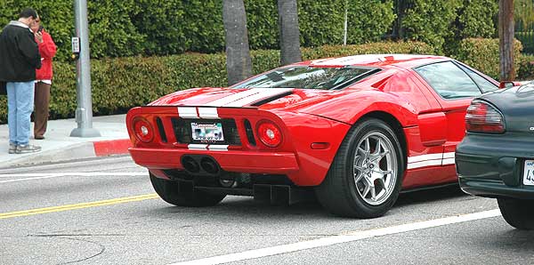 Ford GT40 turing into Paramount Studios