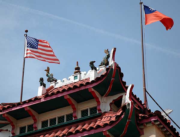 Los Angeles' Chinatown, Roofs 